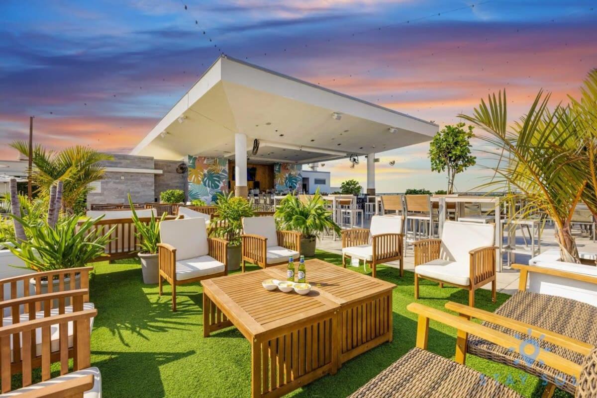 Perfect Relax - Rooftop Pool - Gym - Hot Tub Hollywood Ngoại thất bức ảnh
